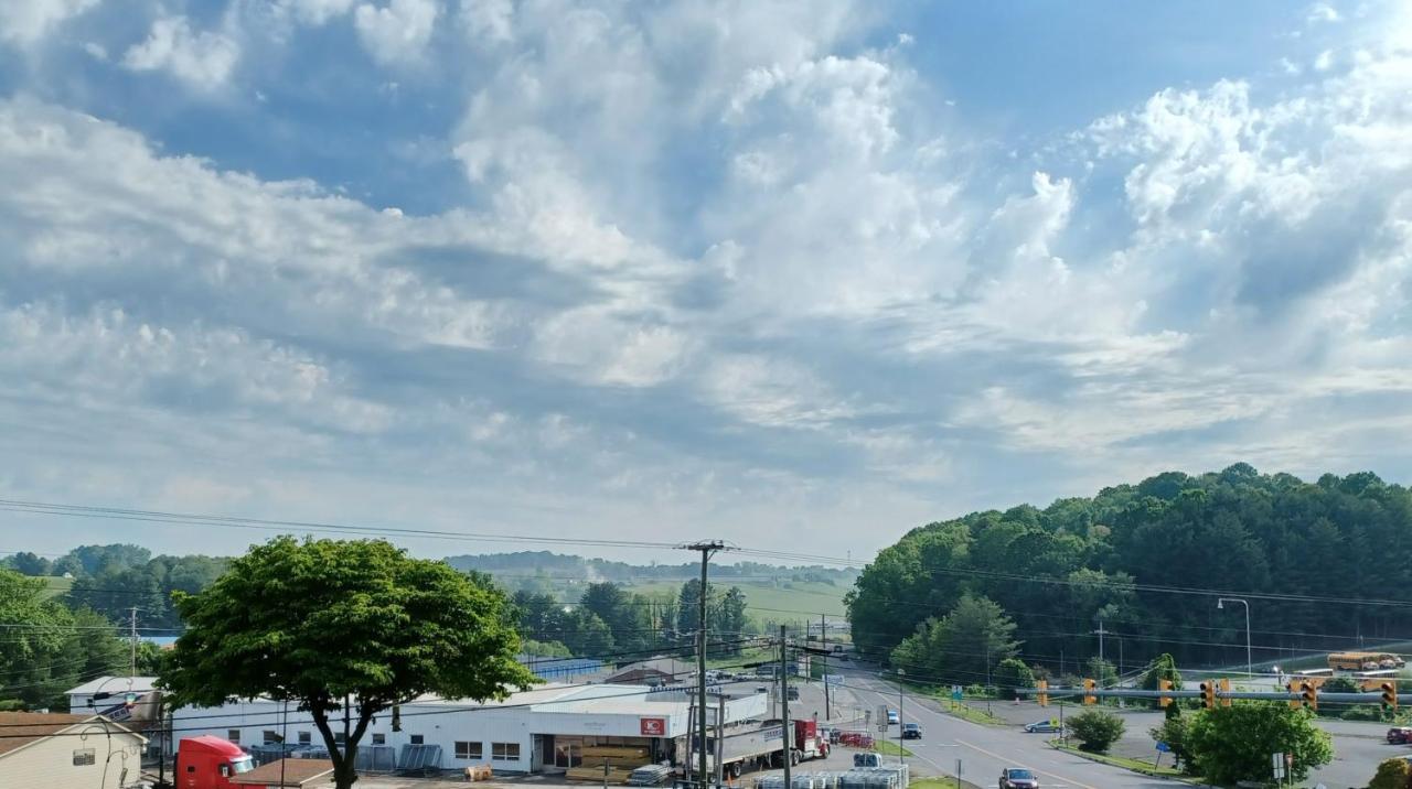 Knob Hill Motor Lodge Hillsville Bagian luar foto