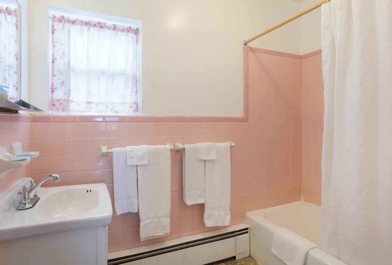 Knob Hill Motor Lodge Hillsville Bagian luar foto