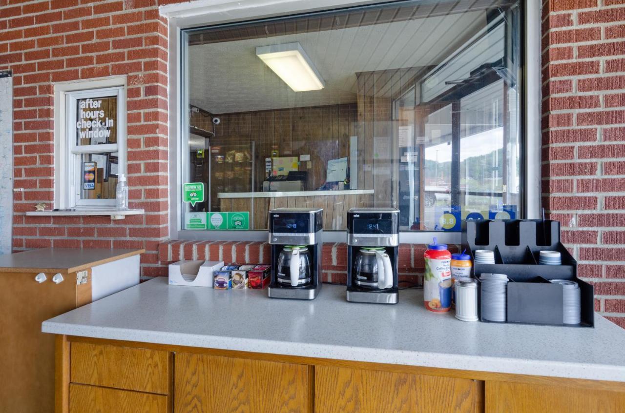 Knob Hill Motor Lodge Hillsville Bagian luar foto