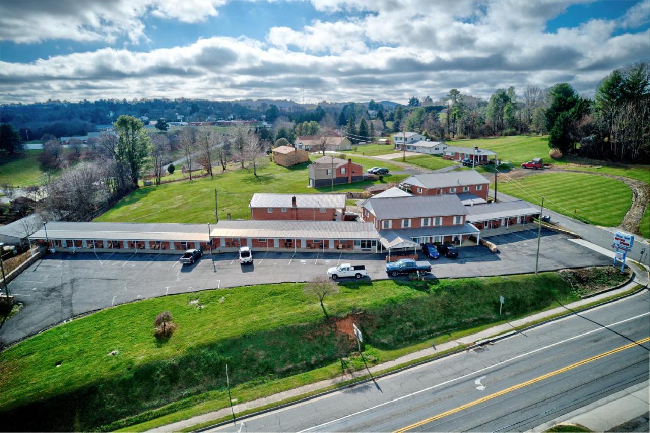 Knob Hill Motor Lodge Hillsville Bagian luar foto